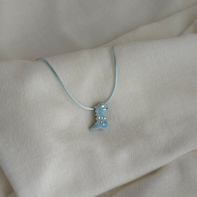 Colar Difusor Infantil de Óleo Essencial no Formato Dinossauro