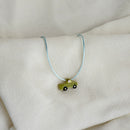 Colar Difusor Infantil de Óleo Essencial no Formato Caminhonete