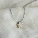 Colar Difusor Infantil de Óleo Essencial no Formato Florzinha