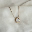 Colar Difusor Infantil de Óleo Essencial no Formato Florzinha