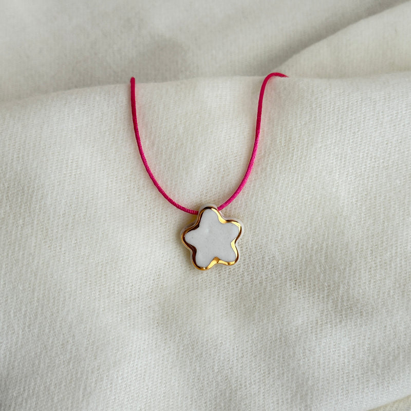 Colar Difusor Infantil de Óleo Essencial no Formato Florzinha