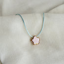 Colar Difusor Infantil de Óleo Essencial no Formato Florzinha