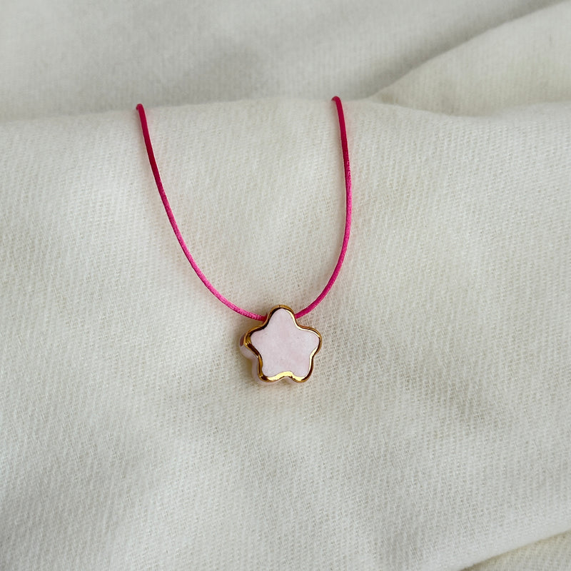 Colar Difusor Infantil de Óleo Essencial no Formato Florzinha