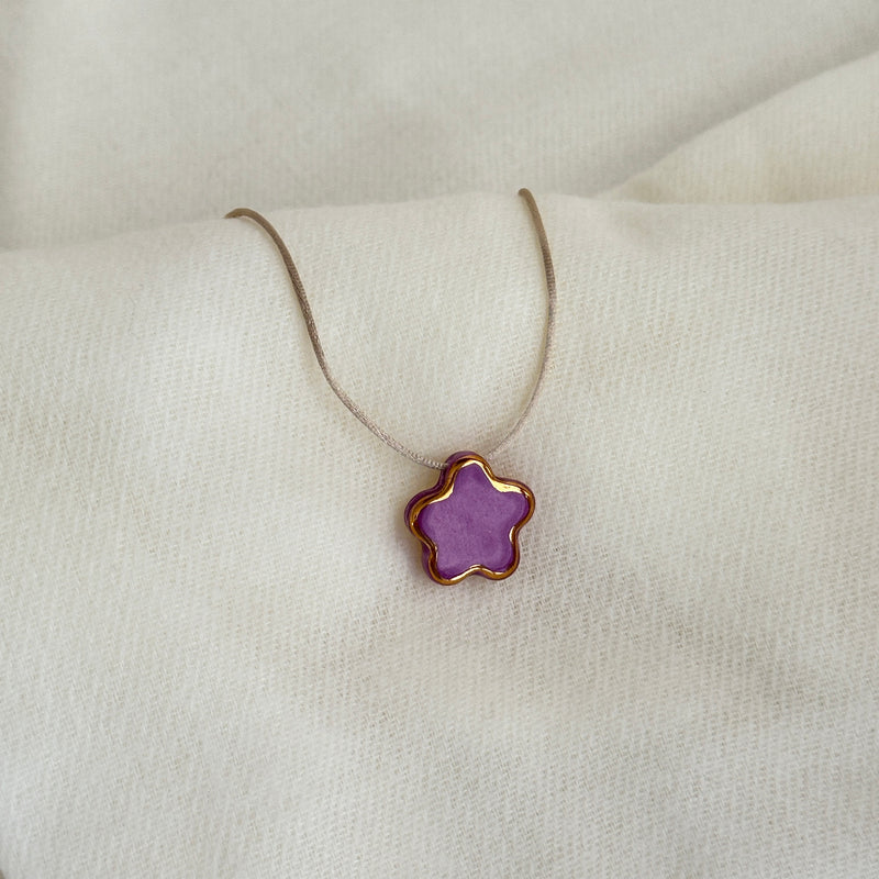 Colar Difusor Infantil de Óleo Essencial no Formato Florzinha