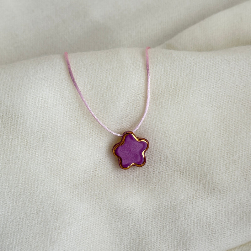 Colar Difusor Infantil de Óleo Essencial no Formato Florzinha