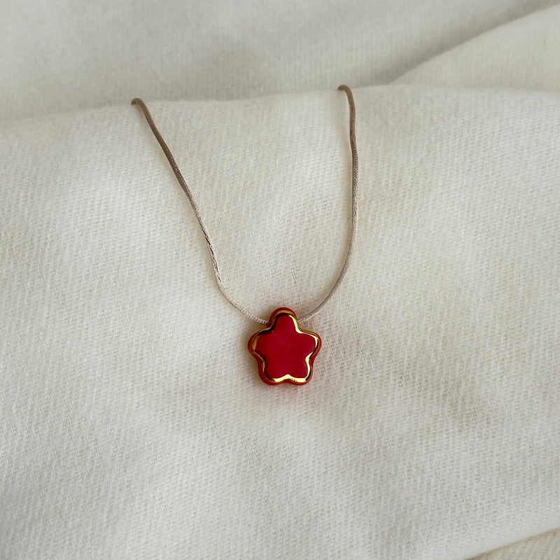 Colar Difusor Infantil de Óleo Essencial no Formato Florzinha