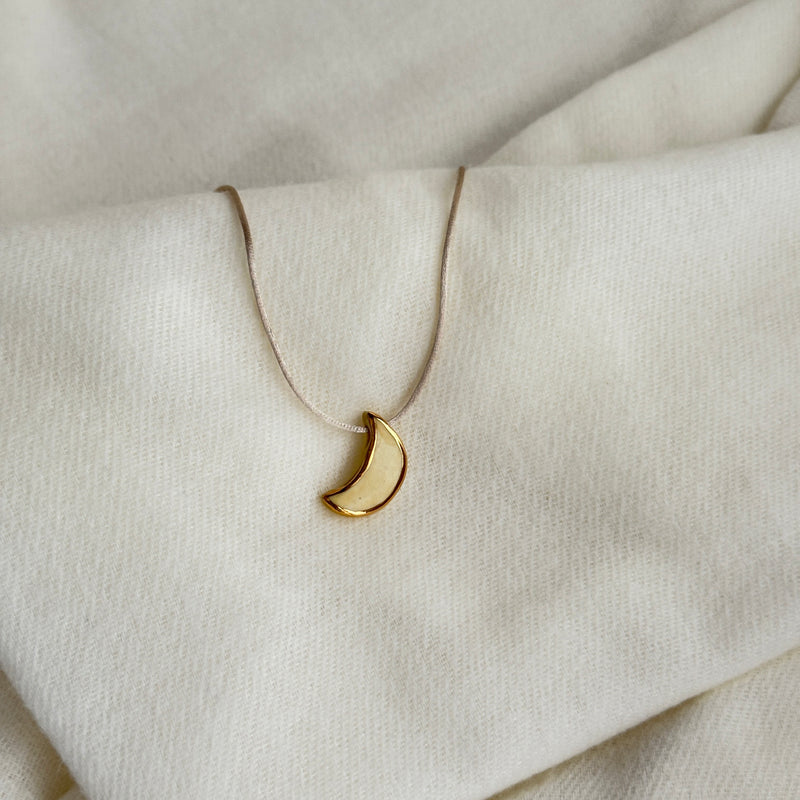 Colar Difusor Infantil de Óleo Essencial no Formato Lua