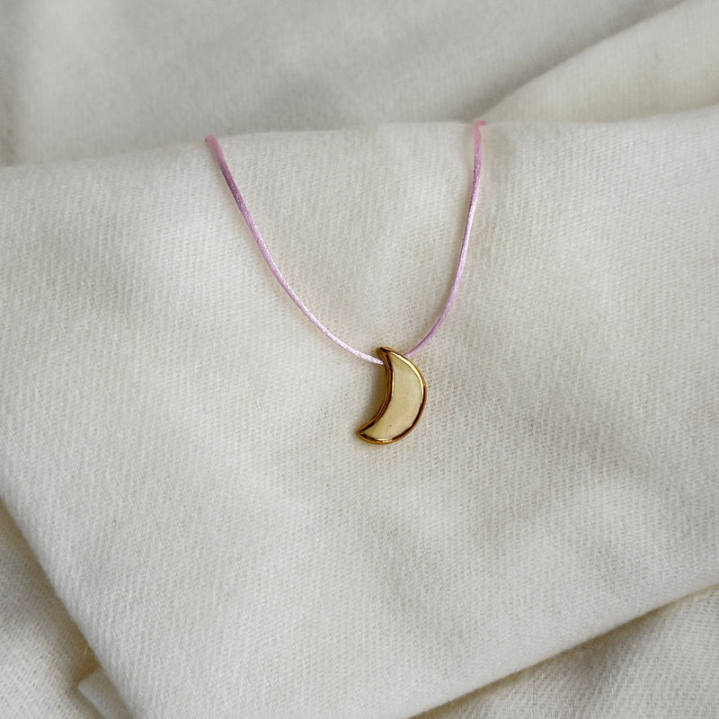 Colar Difusor Infantil de Óleo Essencial no Formato Lua