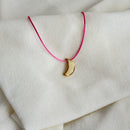 Colar Difusor Infantil de Óleo Essencial no Formato Lua