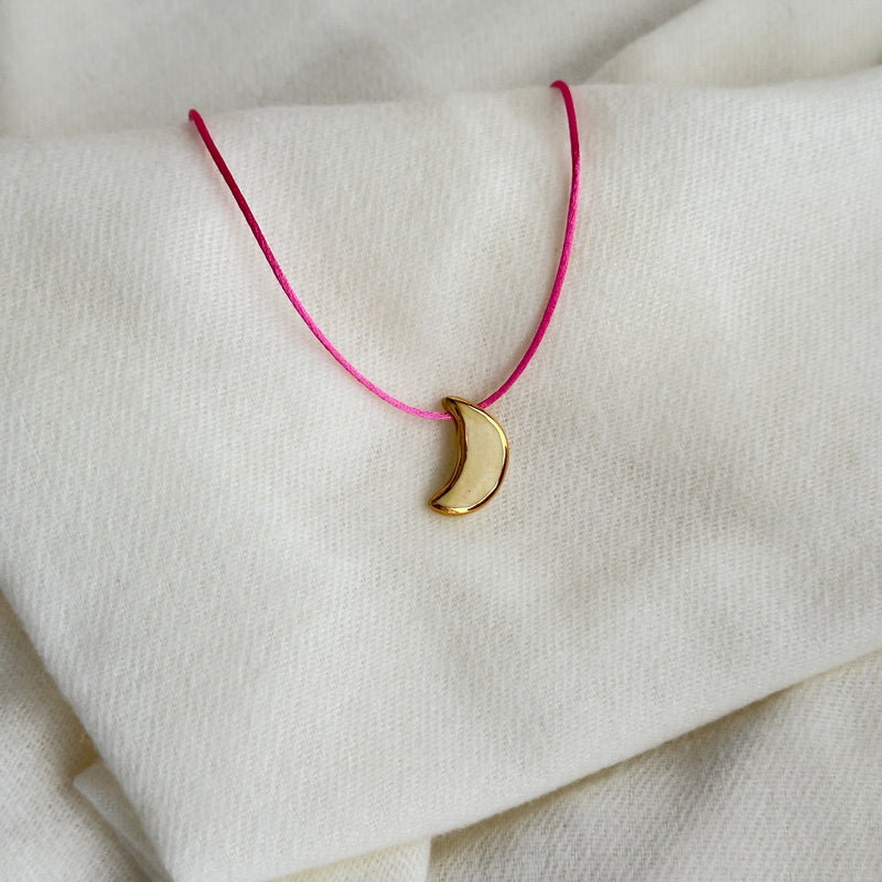 Colar Difusor Infantil de Óleo Essencial no Formato Lua