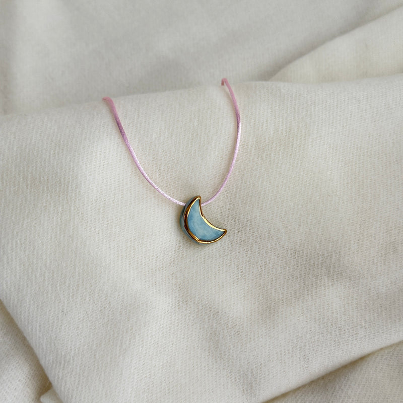 Colar Difusor Infantil de Óleo Essencial no Formato Lua