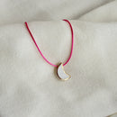 Colar Difusor Infantil de Óleo Essencial no Formato Lua