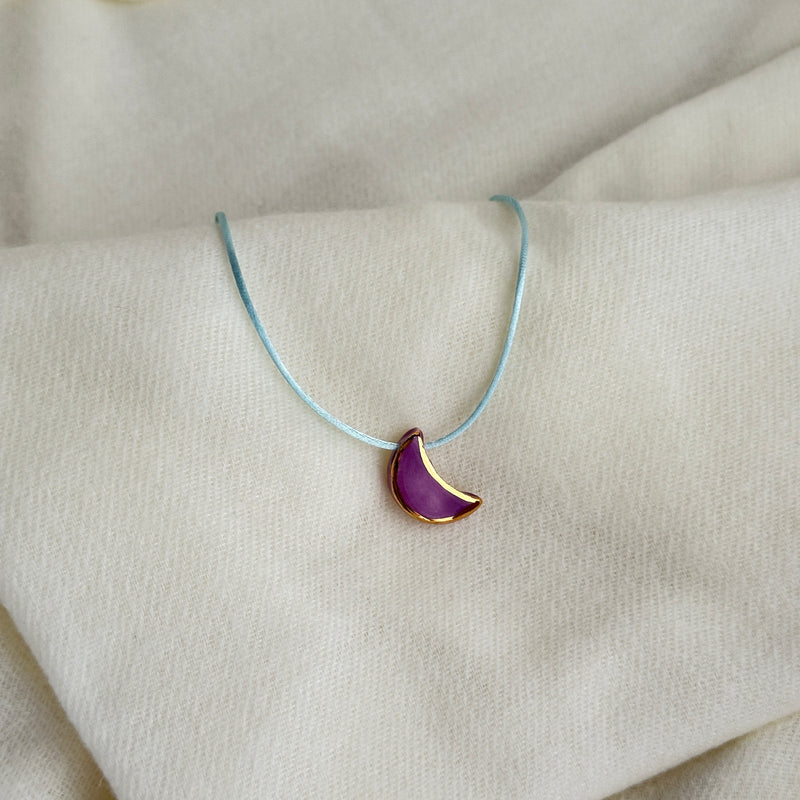 Colar Difusor Infantil de Óleo Essencial no Formato Lua