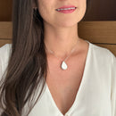 Colar Difusor de Óleo Essencial em Porcelana no Formato Gota