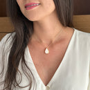 Colar Difusor de Óleo Essencial em Porcelana no Formato Gota