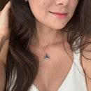 Colar Difusor de Óleo Essencial em Porcelana no Formato Triângulo